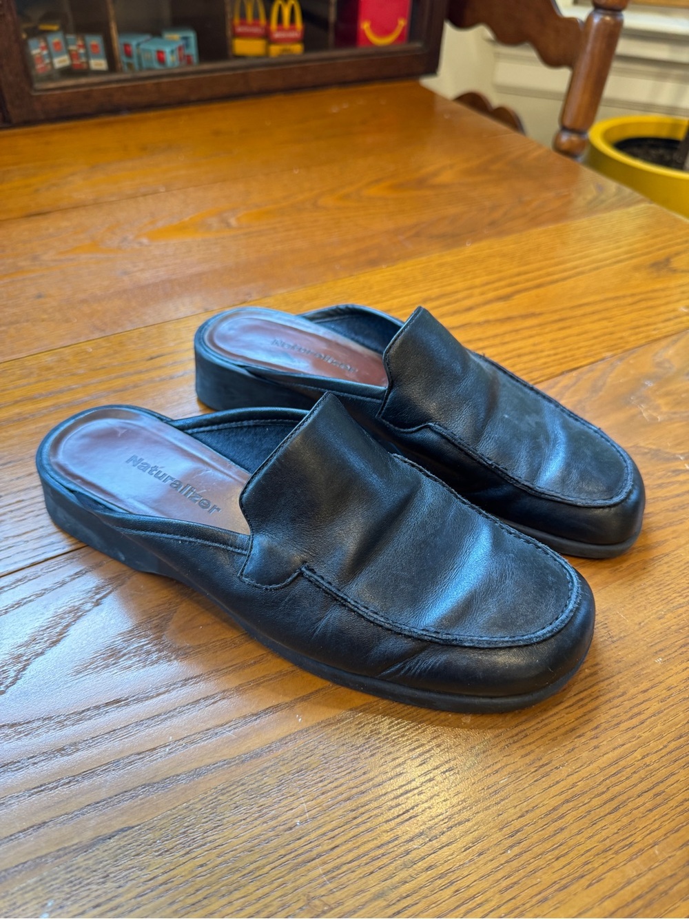 Naturalizer Women’s Black Leather Slip-On Mules